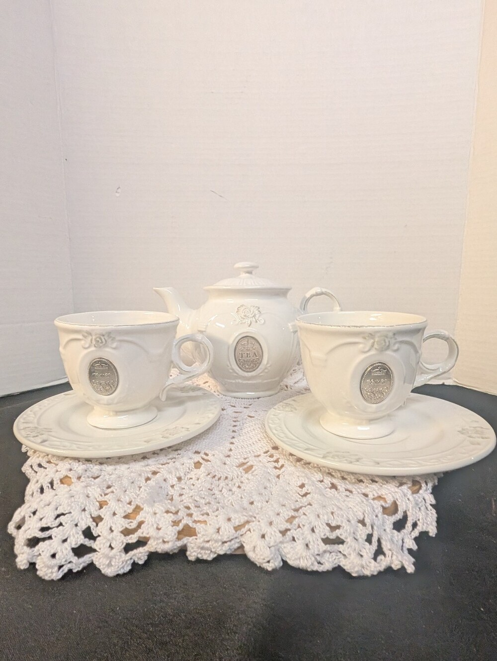 New Vintage Bombay Company “Priscilla” Tea Set Teapot 2 Teacups  & saucers Lot